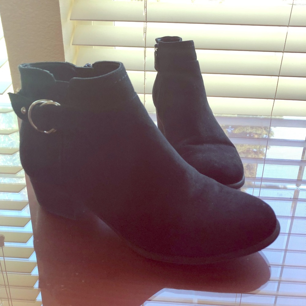 Unisa booties